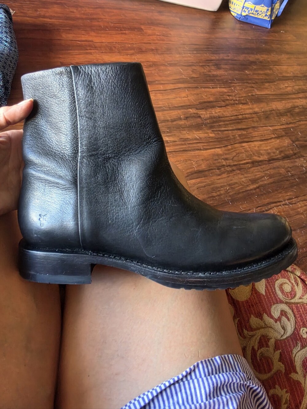 FRYE Veronica Inside zip booties short boots size 9 black NEW
